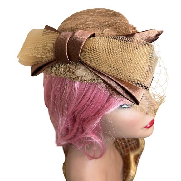 Vintage 1950s Style Fascinator Hat | Beige Brown Lace Satin Bow Veil Pillbox Hat main image 5